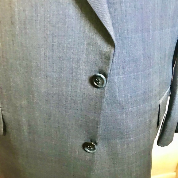 Men’s Suit - Picture 5 of 8